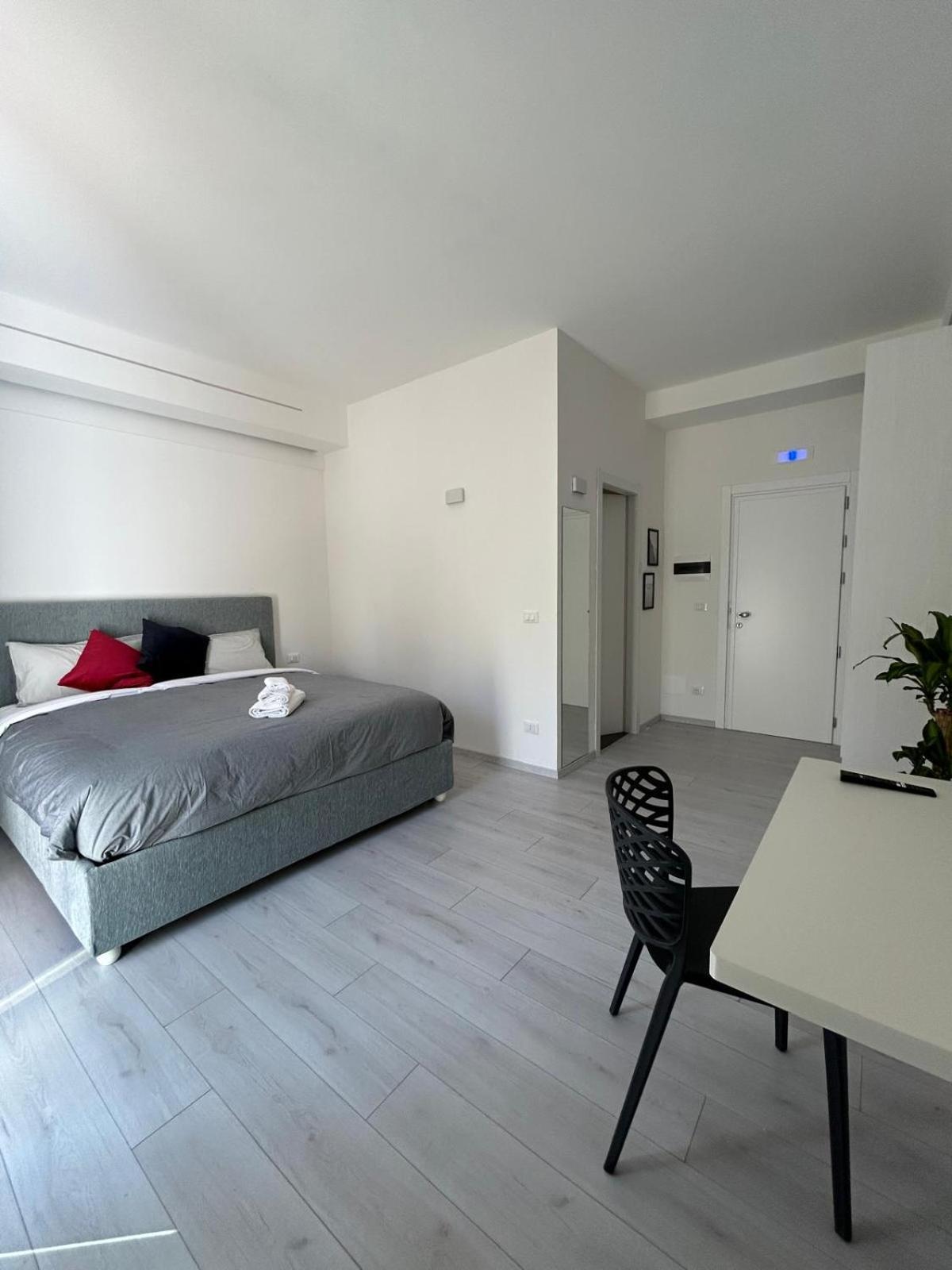 Affittacamere Mani - Camere Con Bagno Privato Gela Exterior foto