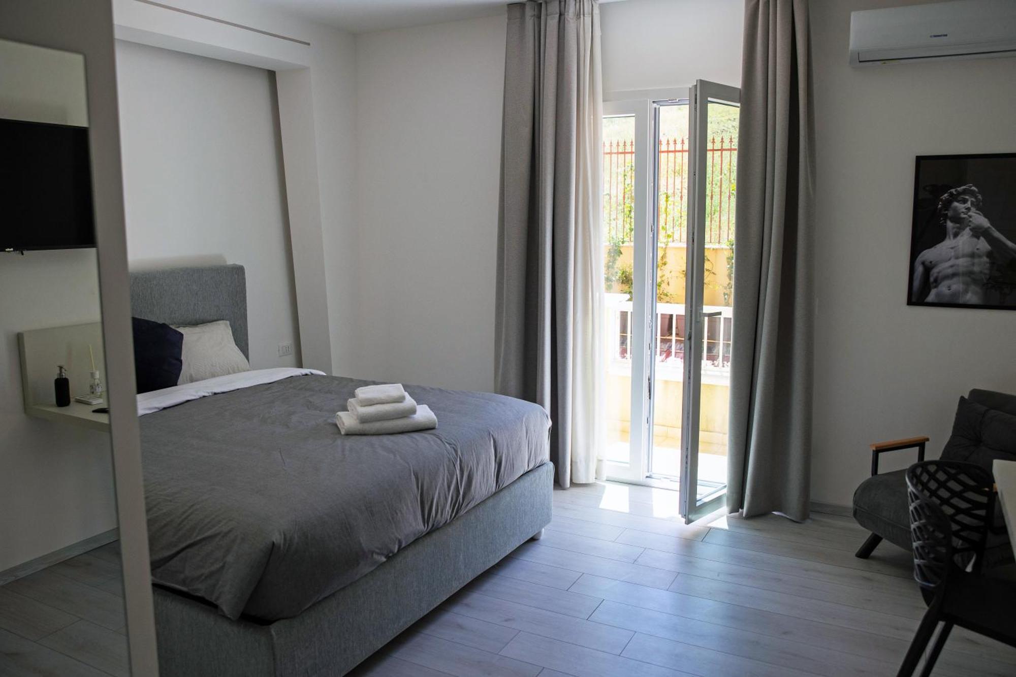 Affittacamere Mani - Camere Con Bagno Privato Gela Exterior foto