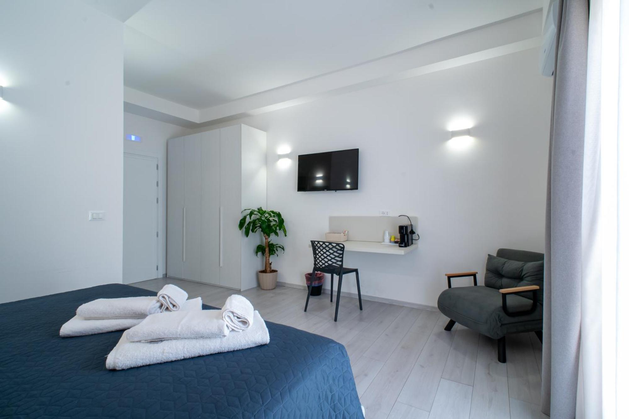 Affittacamere Mani - Camere Con Bagno Privato Gela Exterior foto